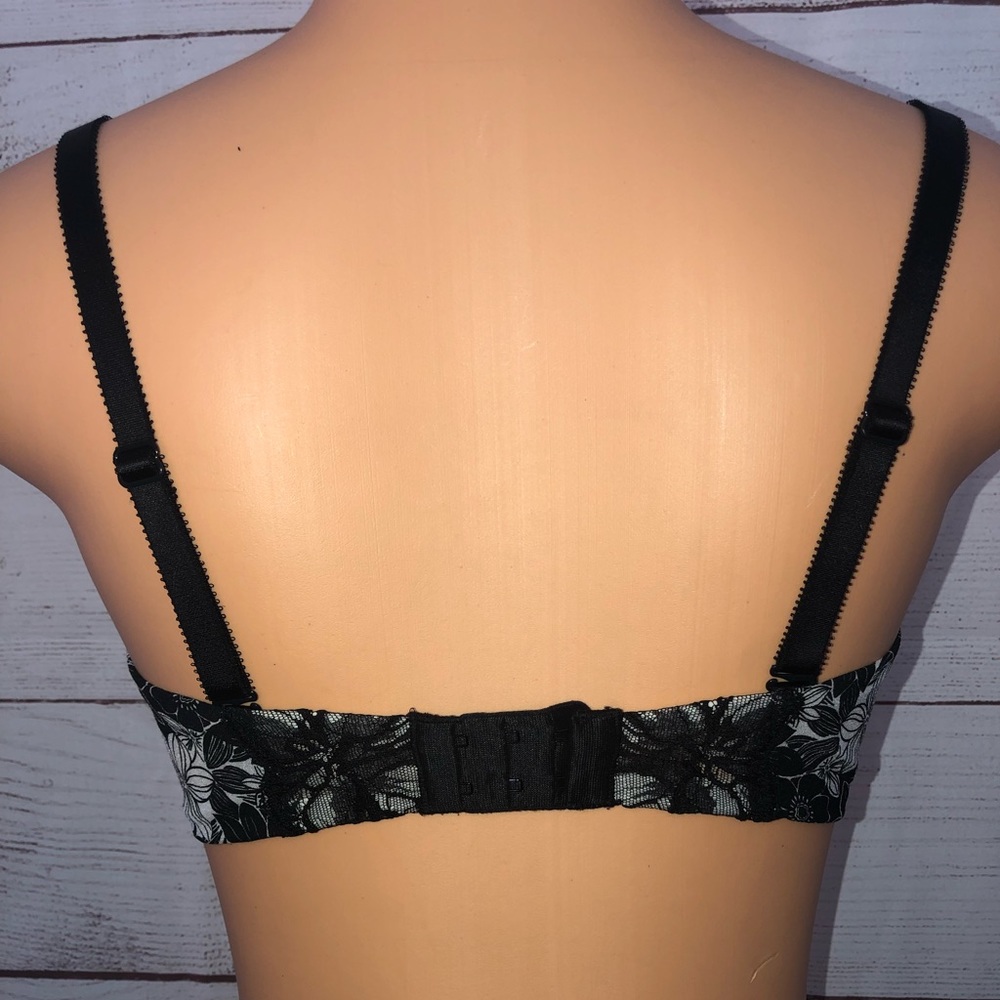 Victoria's Secret Black and White Lace Bra - Picture 3 of 5